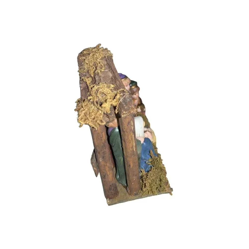Small Wood Nativity set One Piece - Picture 5 of 10